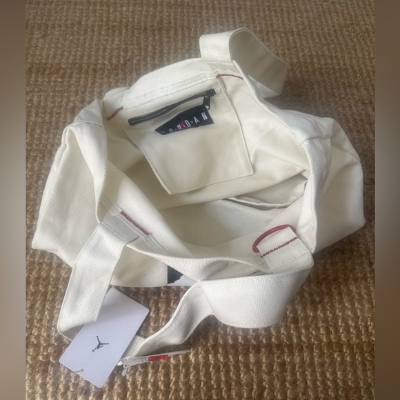 Jordan Brand “It Had To Be The Shoes” Zippered Tote Bag NWT Micheal Jordan NWT - Picture 5 of 5